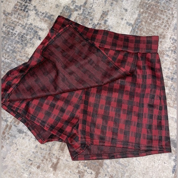 Plaid skort size small - Picture 2 of 3